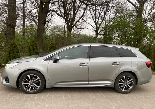Toyota Avensis cena 39900 przebieg: 157451, rok produkcji 2015 z Odolanów małe 92